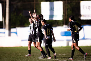Vingadoras goleiam e avançam à semifinal do Mineiro